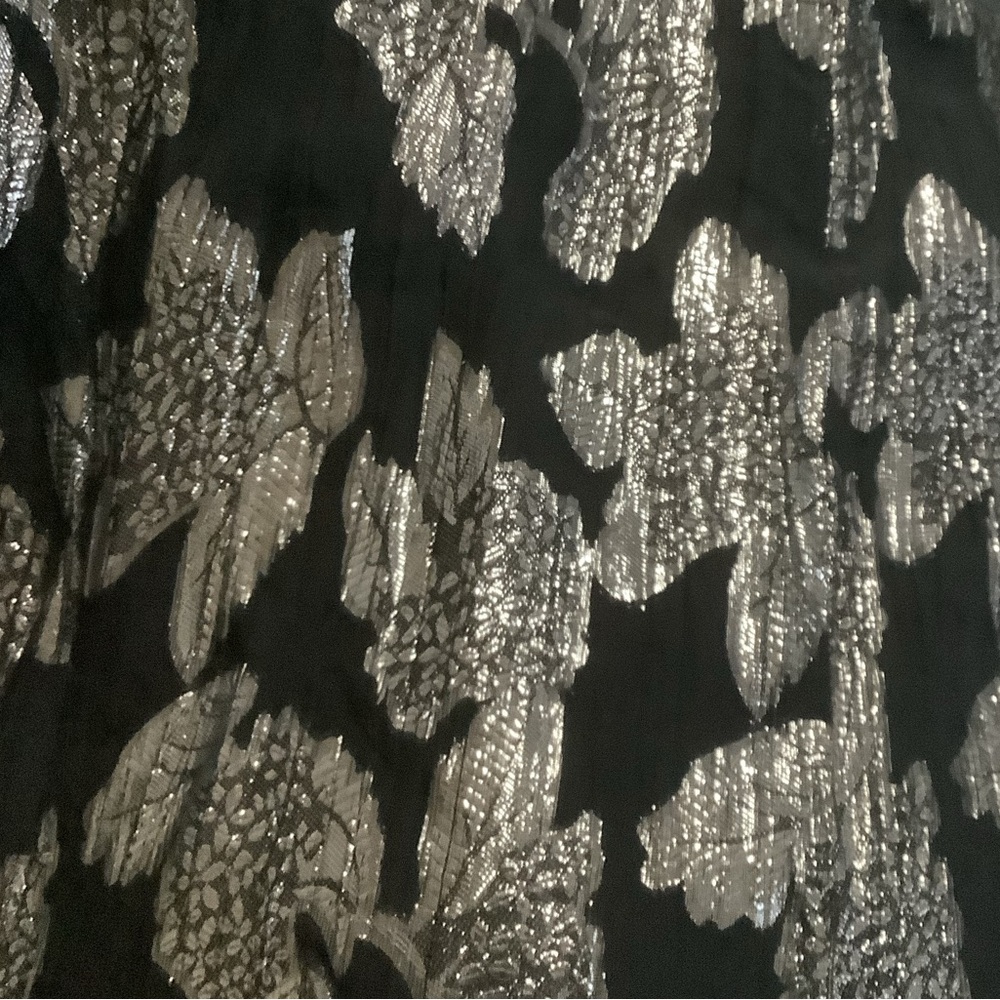 Banana Republic Crinkle Flare Floral Midi Skirt - Picture 4 of 4